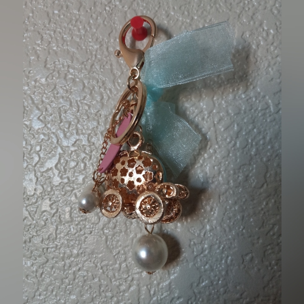 Keychain - Picture 3 of 4